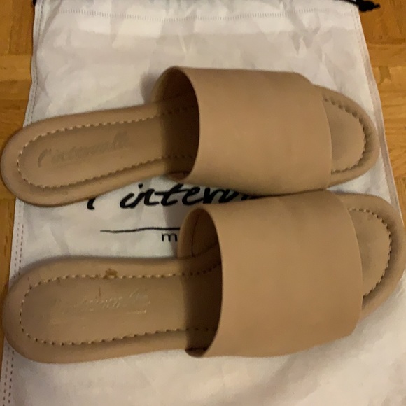 L’intervalle Lupe Almond Nubuck Sandals - Picture 3 of 4